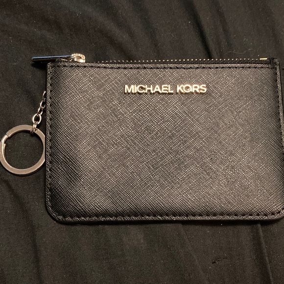 Michael Kors Black Zip Pouch - Picture 1 of 2